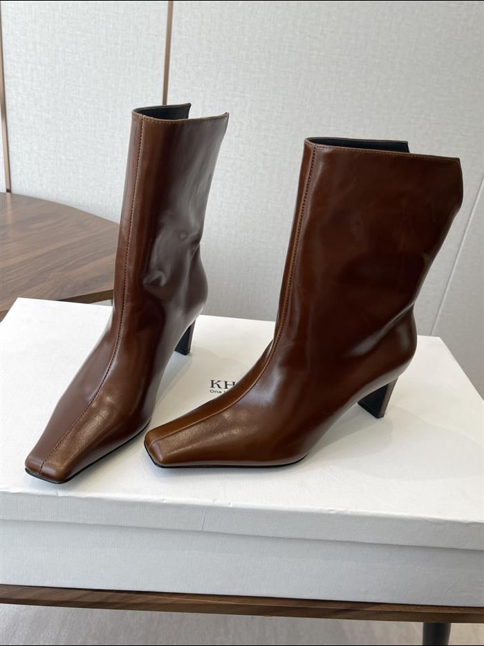 2025112817448676 390